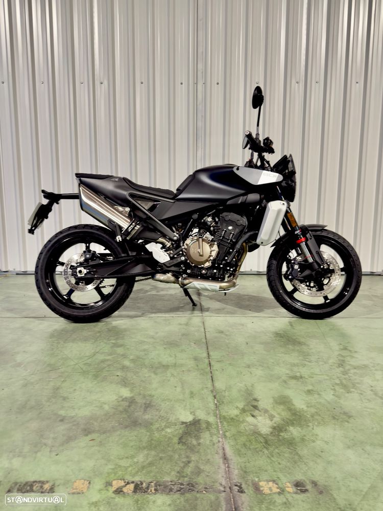 Husqvarna Svartpilen 801 - 1