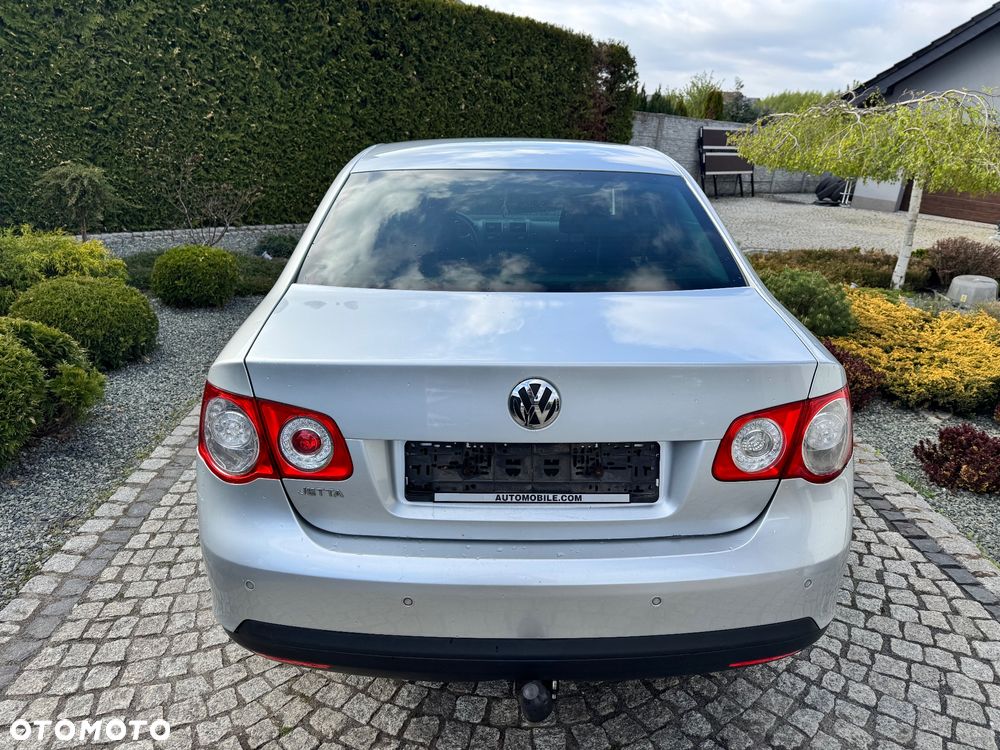 Volkswagen Jetta - 16