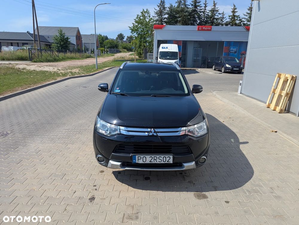 Mitsubishi Outlander 2.2 DID Instyle Navi 4WD - 7