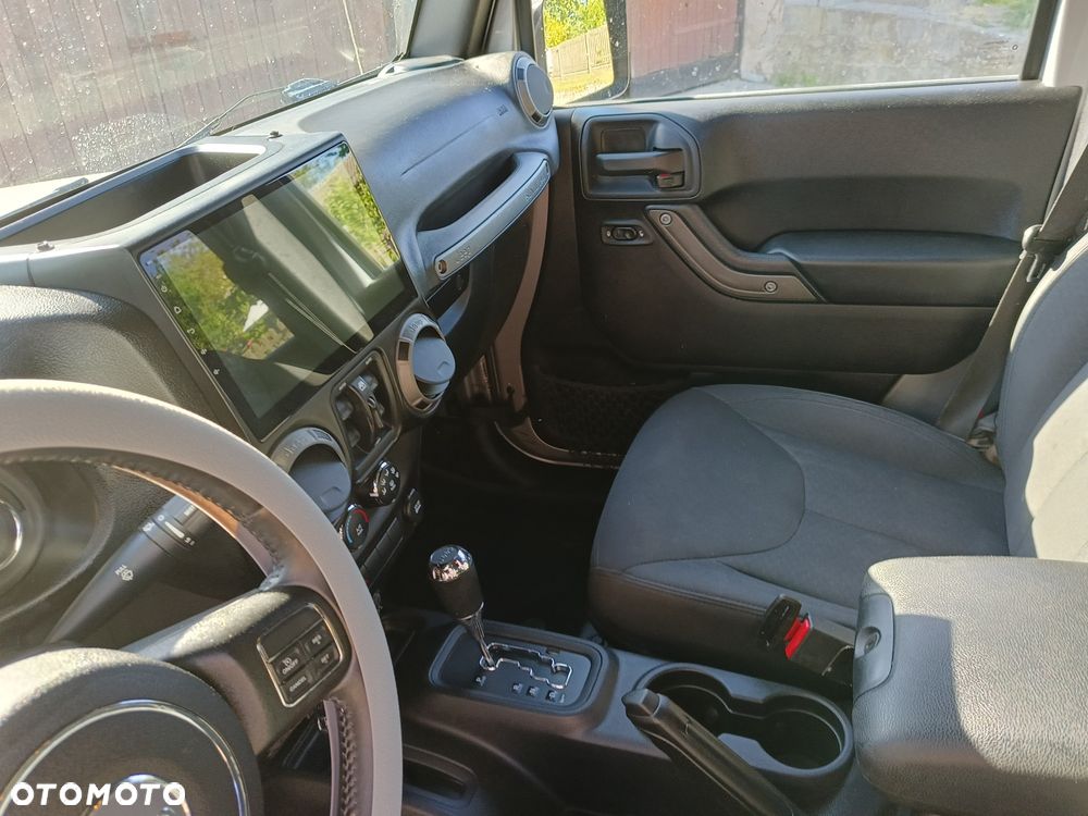 Jeep Wrangler - 4