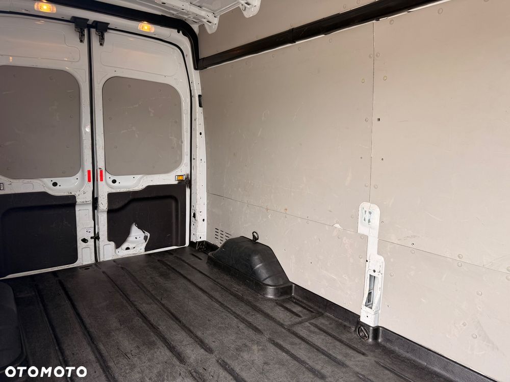 Ford Transit - 23