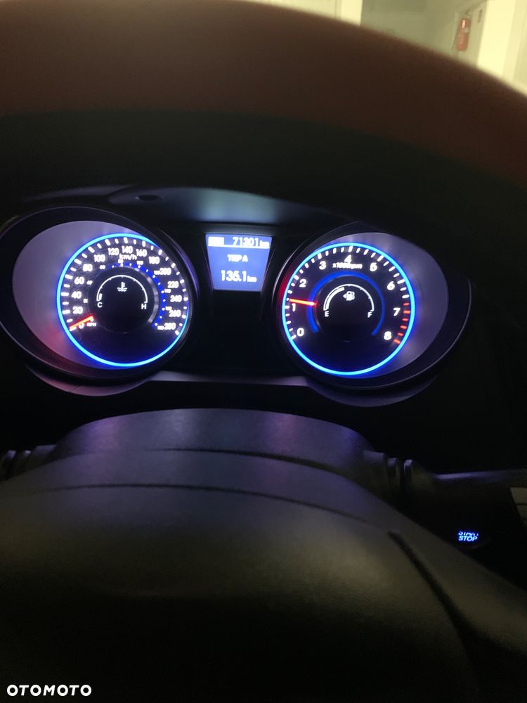 Hyundai Genesis - 1