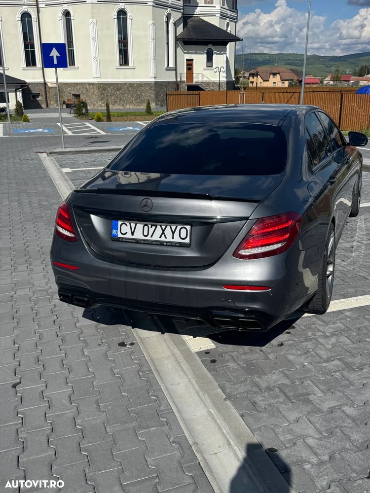 Mercedes-Benz E 450 4MATIC Aut - 4