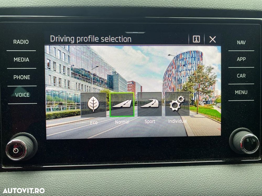 Skoda Karoq 1.5 TSI DSG Style - 12