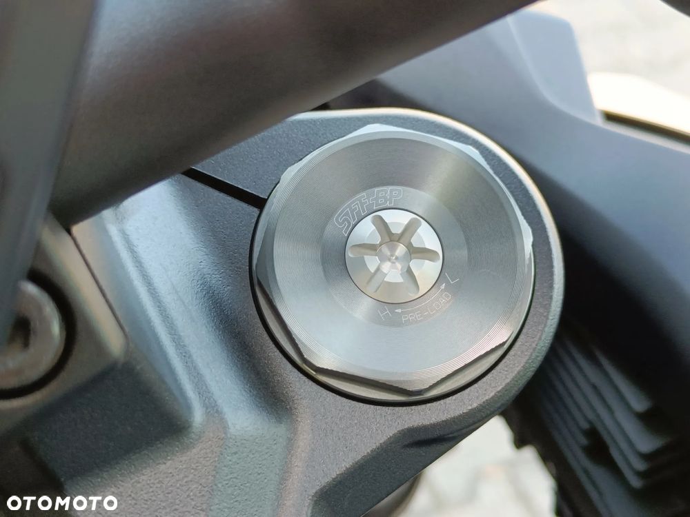 Kawasaki H2 - 13