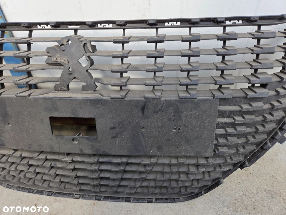 Grill Atrapa kratka zderzaka przedniego Peugeot 208 II - 4