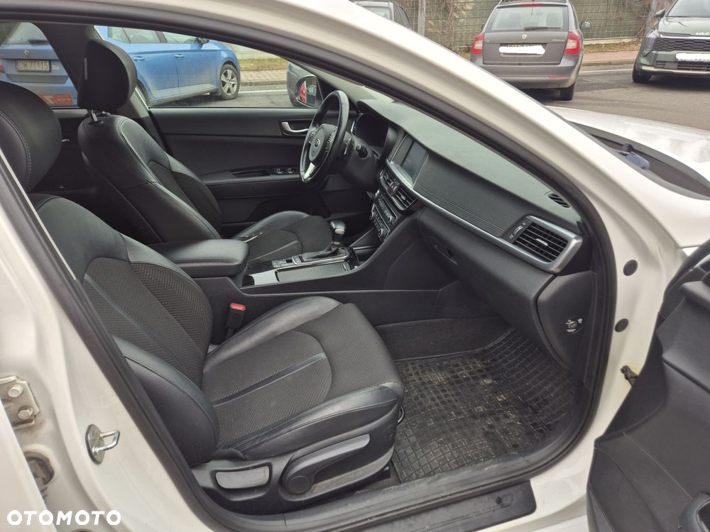 Kia Optima 1.7 CRDI L DCT - 17