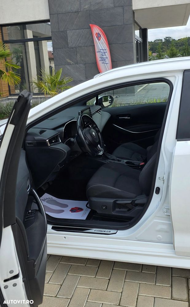 Toyota Corolla 1.8 Business Edition - 15
