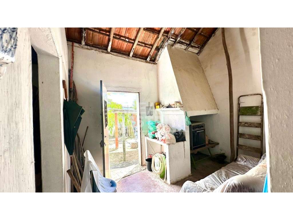 Moradia T3 (terreno com 750 m2) - No centro da vila de Canha (Montijo) - Grande imagem: 5/44