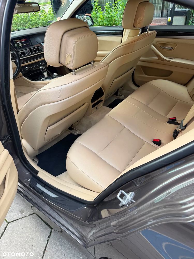 BMW Seria 5 530d xDrive - 6