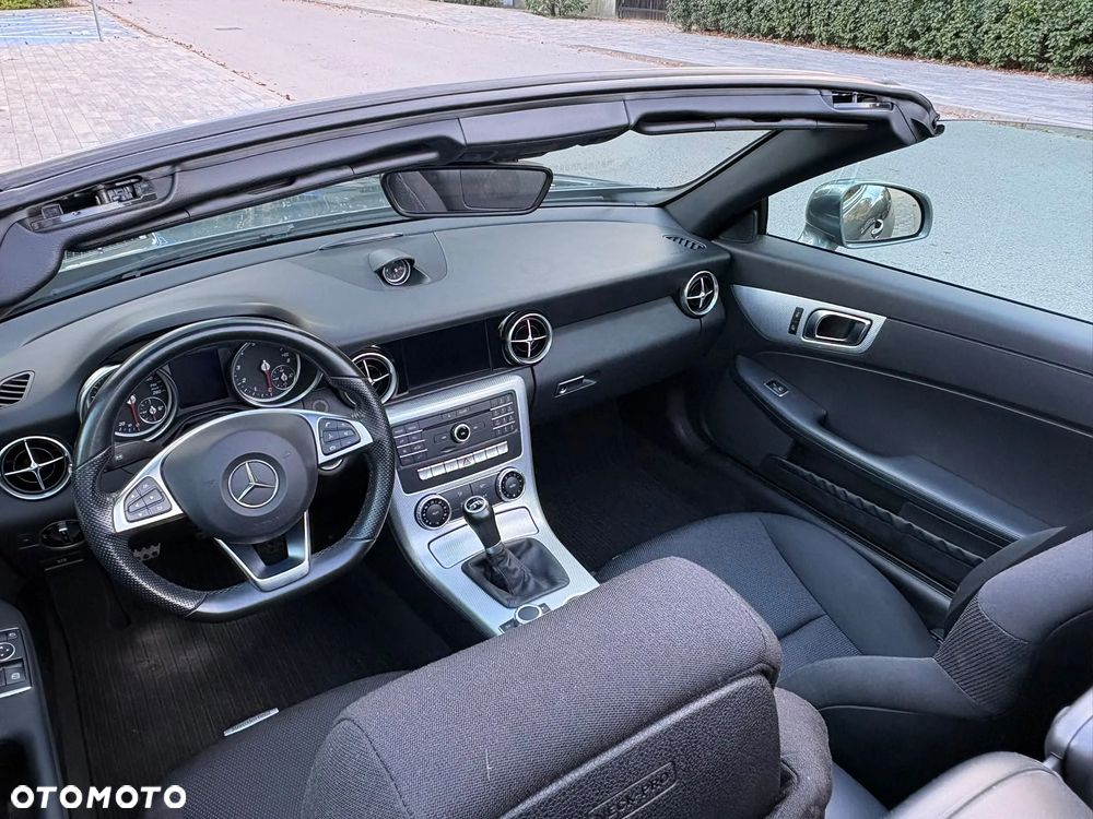 Mercedes-Benz SLC 200 - 10
