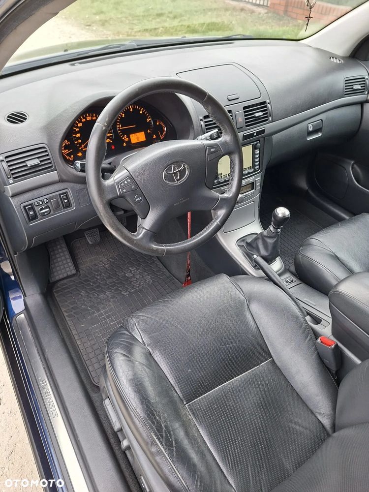 Toyota Avensis 2.0 D-4D Travel - 12