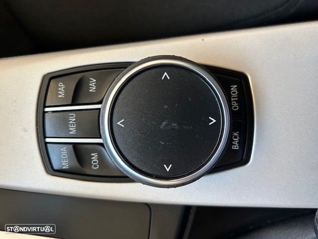 BMW 320 d Touring xDrive Auto - 13
