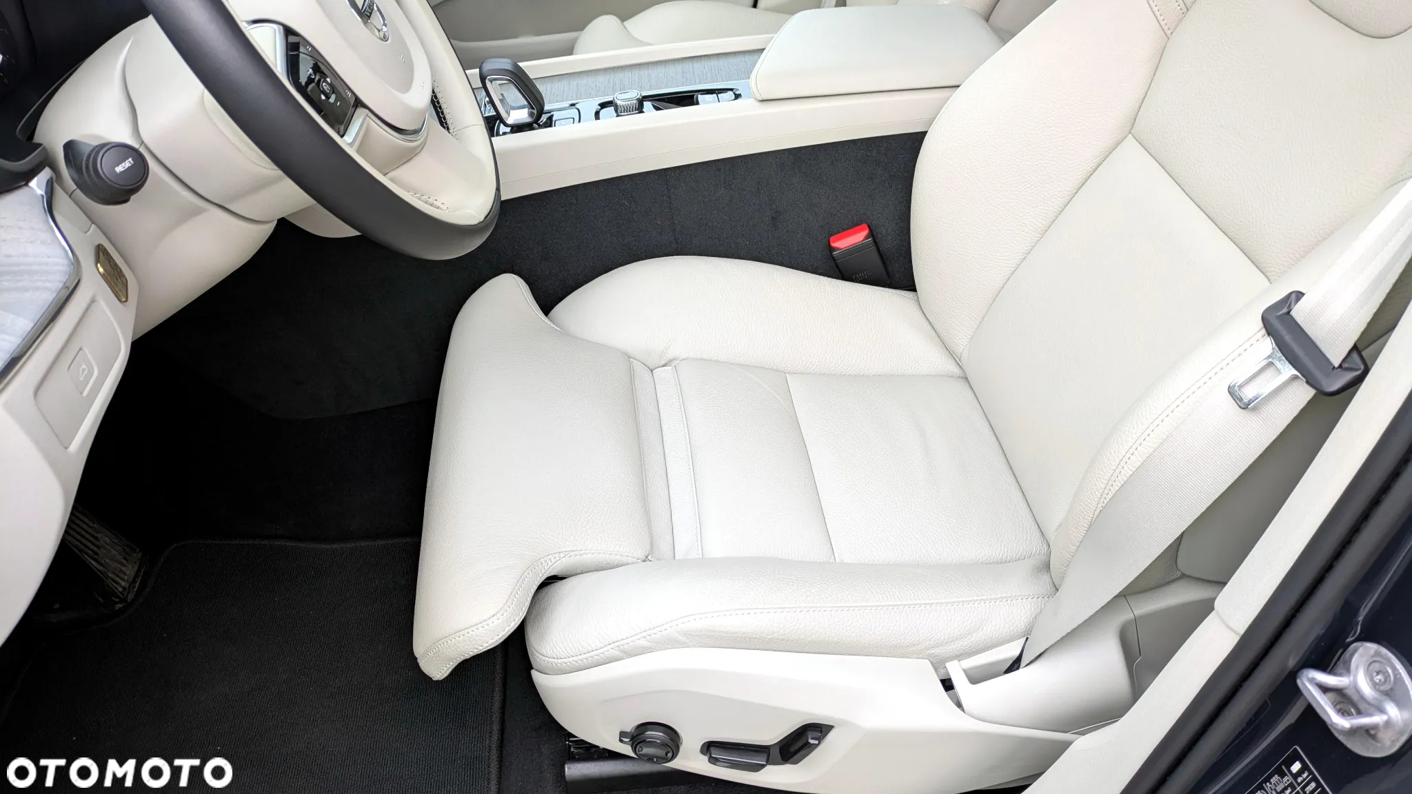 Volvo XC 60 D4 SCR AWD R-Design - 11