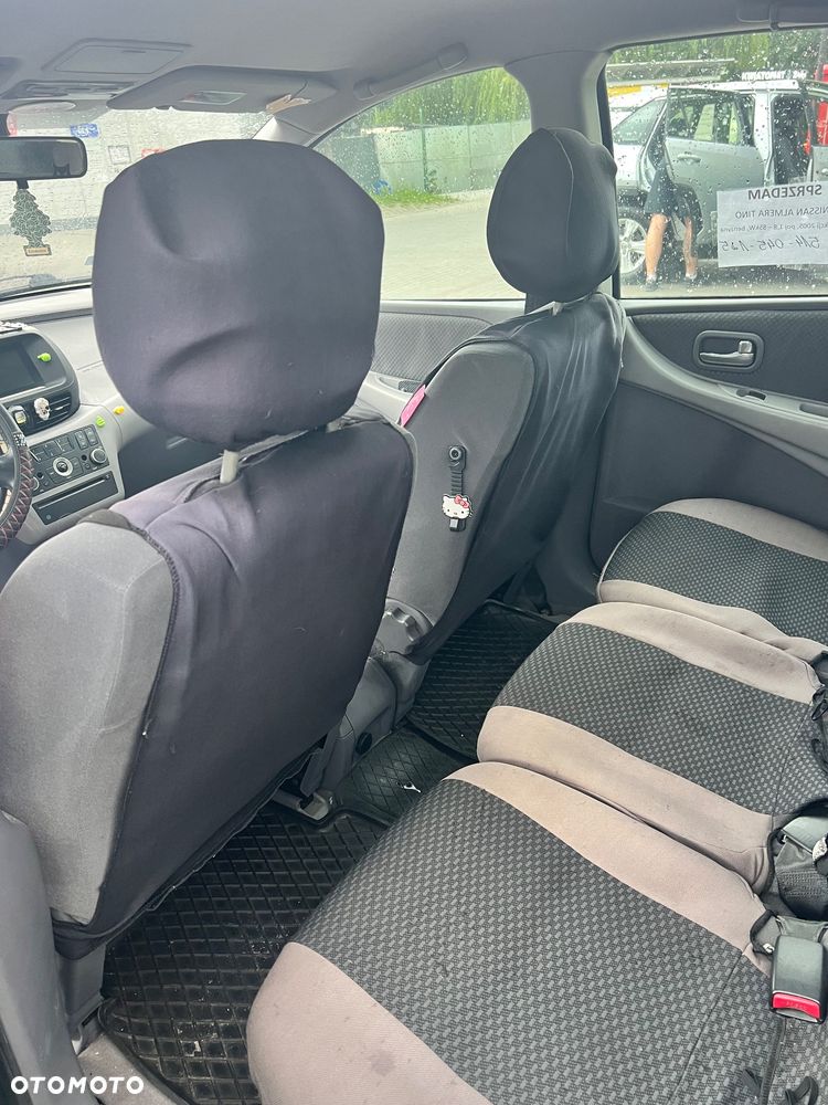 Nissan Almera Tino - 11
