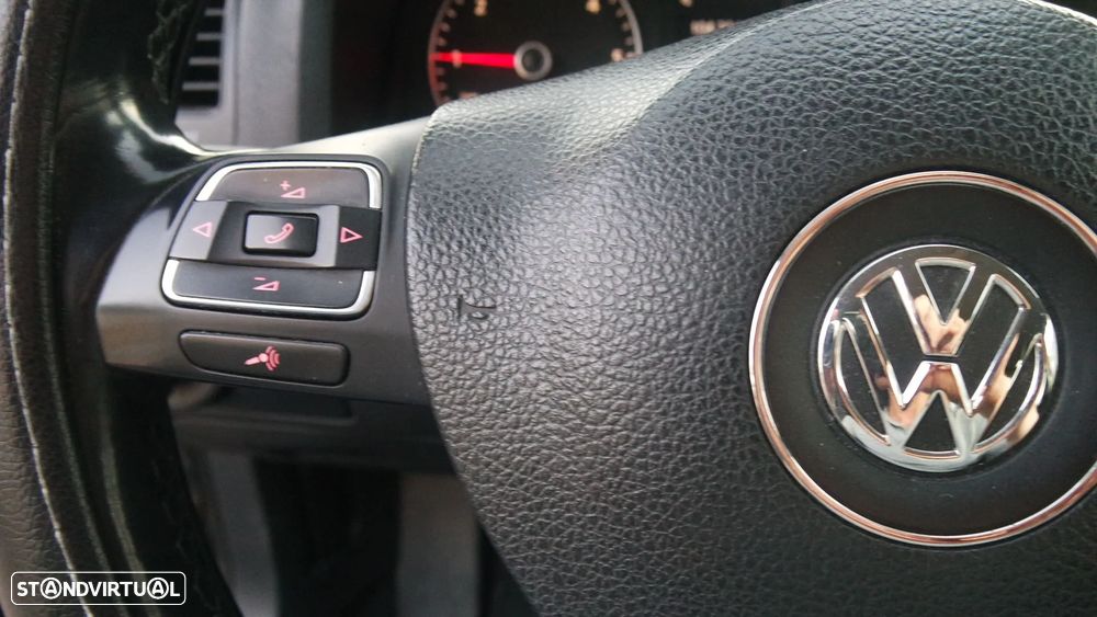 VW Jetta 1.6 TDi Confortline - 28