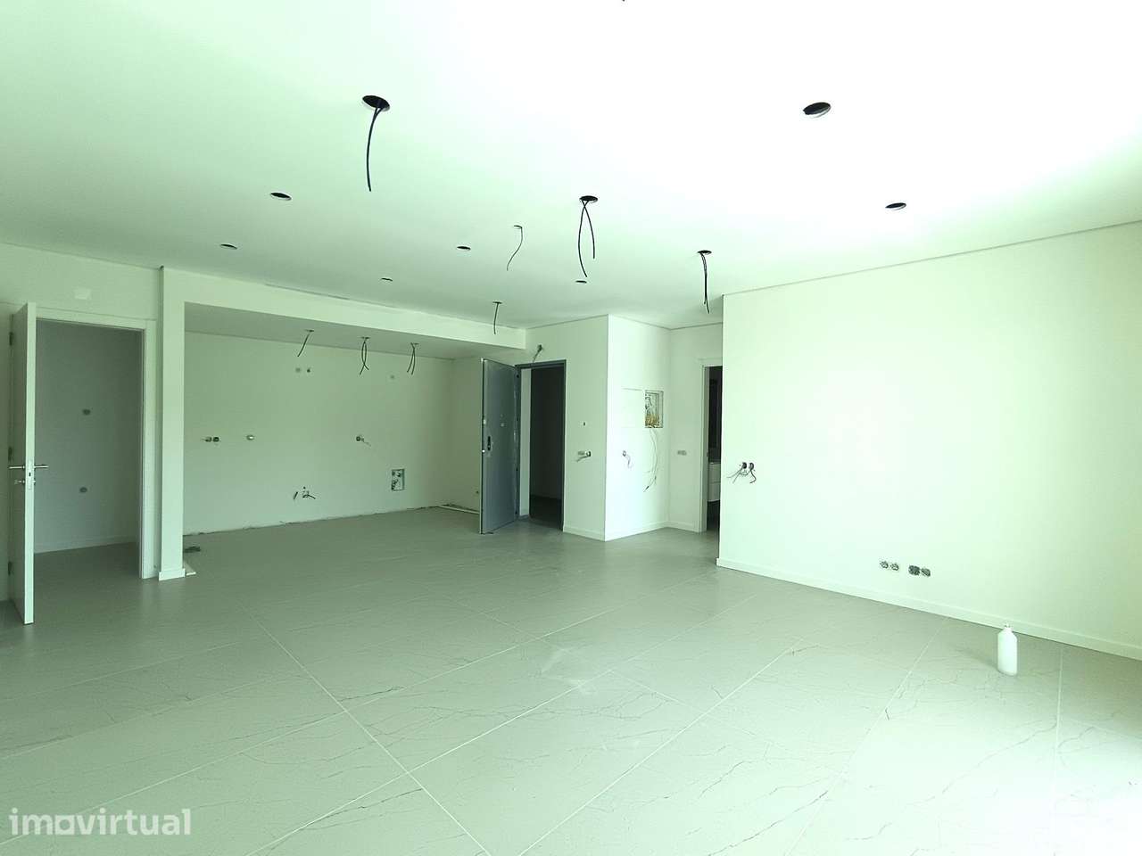 Apartamento T2 com Varanda em Quarteira |  2 km do Mar - Grande imagem: 4/17
