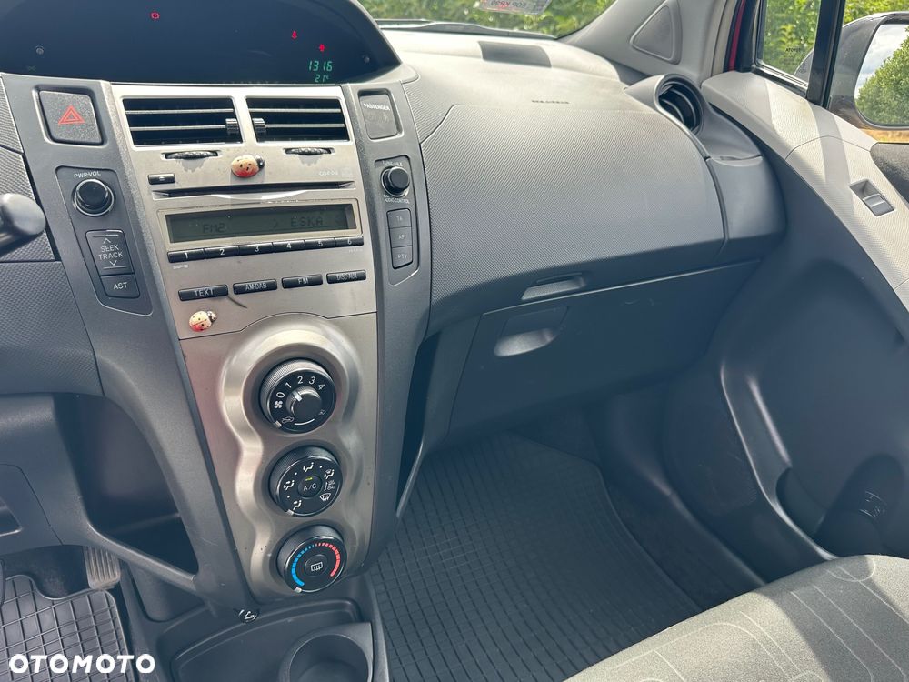 Toyota Yaris - 7