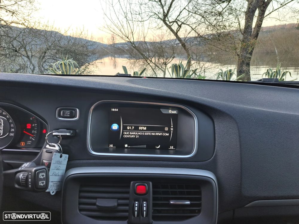 Volvo V40 D2 Kinetic - 21