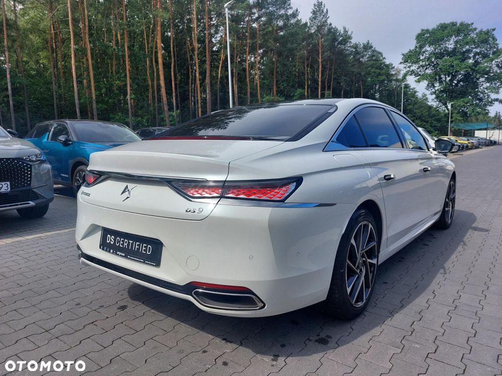 DS Automobiles N°8 - 8