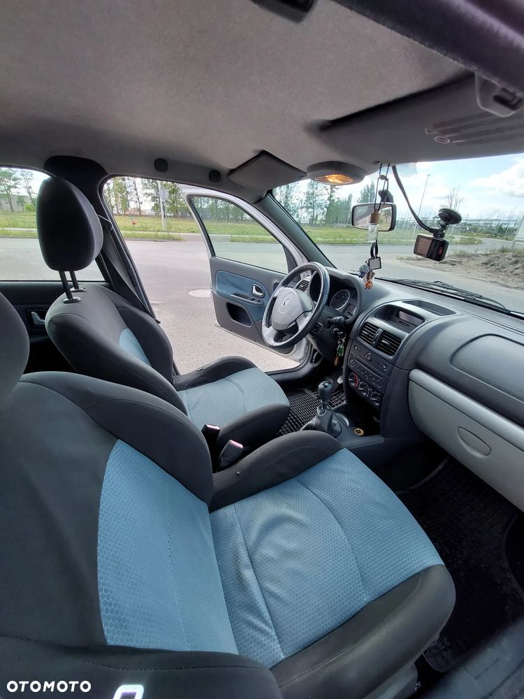 Renault Clio - 15