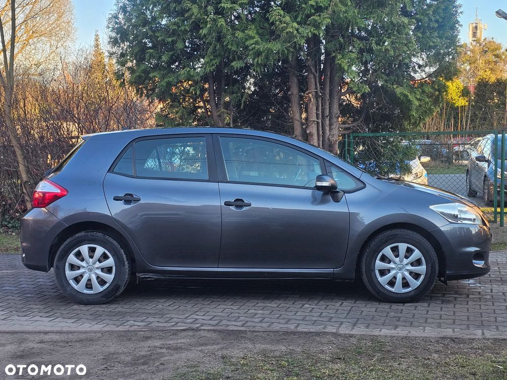 Toyota Auris 1.33 VVT-i Terra - 8