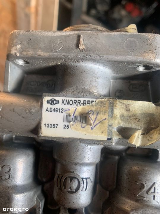 Zawór 4 obwodowy AE4612 Volvo FH 4 do regeneracji różne zawory HURT