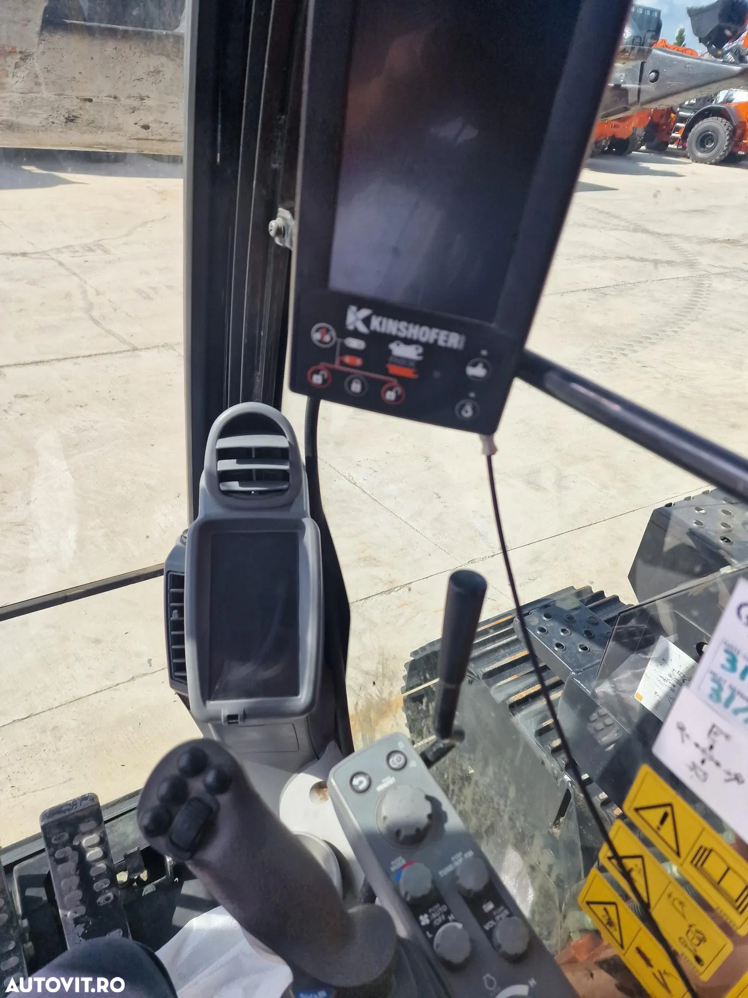 Hitachi ZX135-3.552h, 2020, LAMA NIVELARE, COMPACT in gabarit, CUPLA RAPIDA hidraulica, Int picon, Inst hidr rotire atasamente, Masa operationala 15,7t, ad sapare 6m, Ridica tevi 8,5t, camera spate si 2 laterale, consum 9l/h, sist antifurt, PROMOTIE 86900eur - 7
