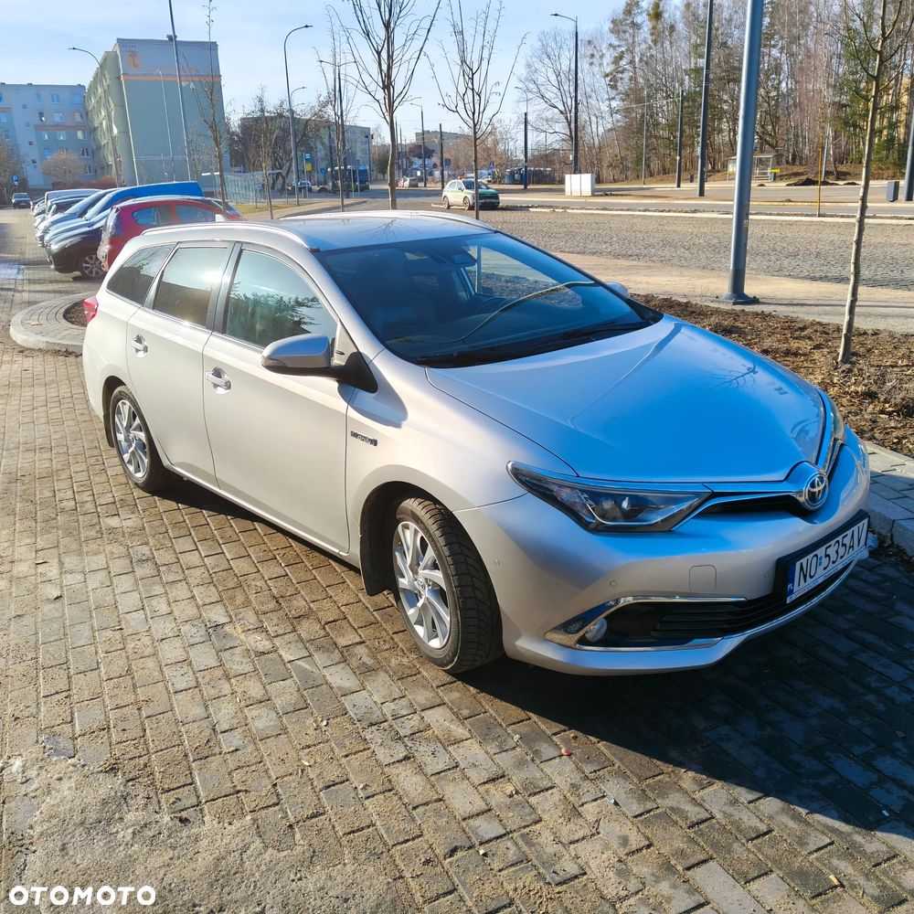 Toyota Auris Hybrid 135 Prestige - 10