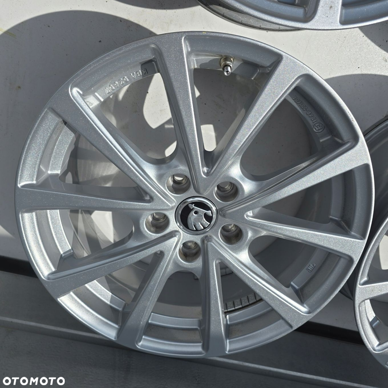 SKODA SUPERB III II OCTAVIA II III IV YETI KAROQ KODIAQ 17 ET40 5x112 4X - 4