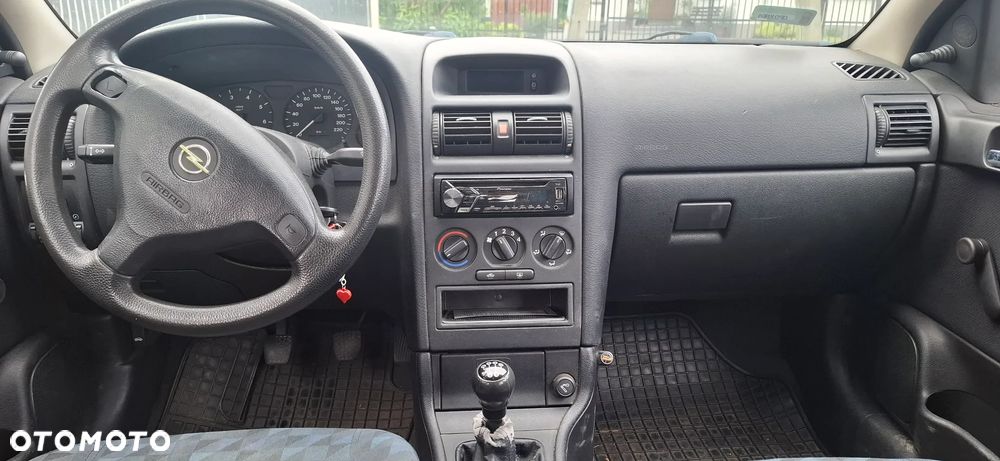 Opel Astra 1.4 16v GL - 11