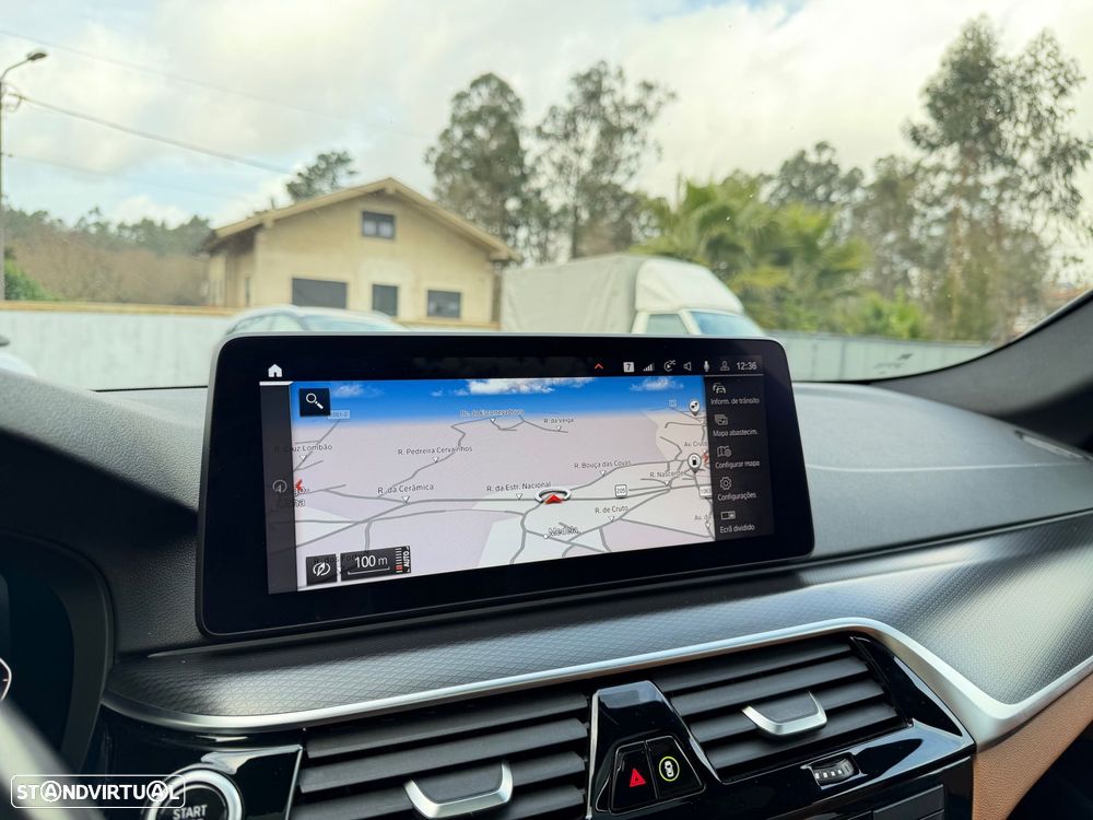 BMW 530 e Pack M - 25