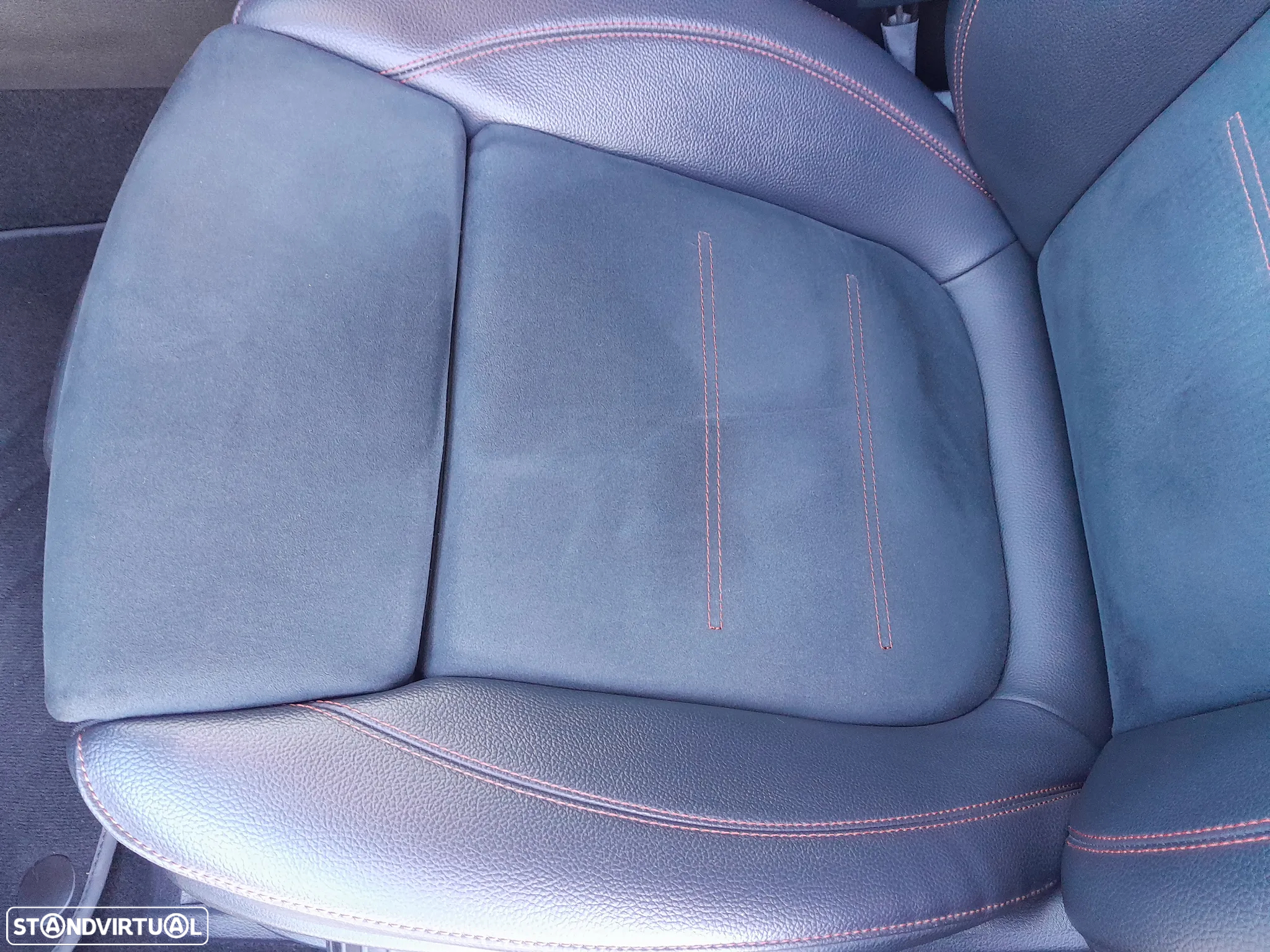 Mercedes-Benz A 250 Limousine e AMG Line - 52
