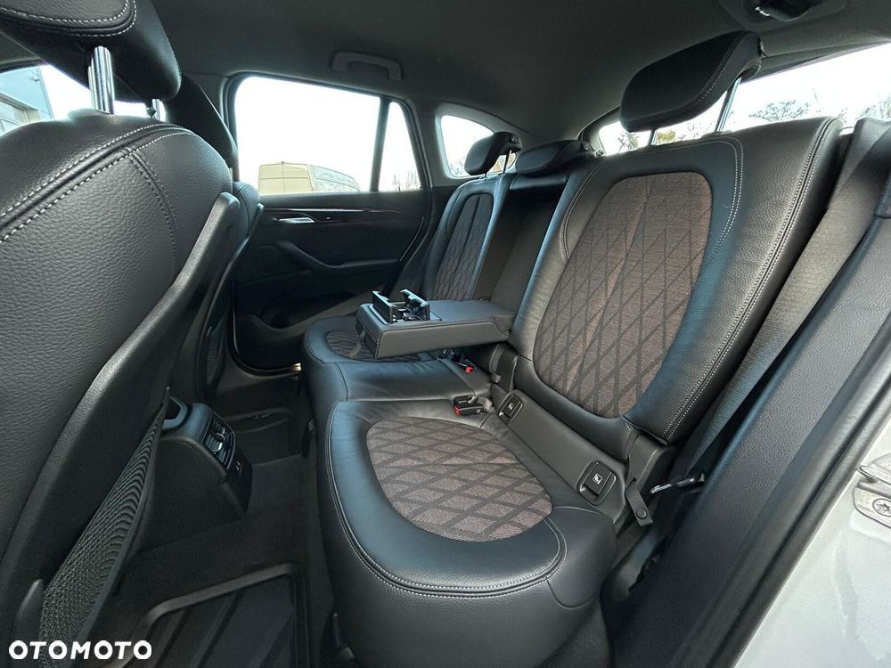 BMW X1 sDrive20i xLine - 18
