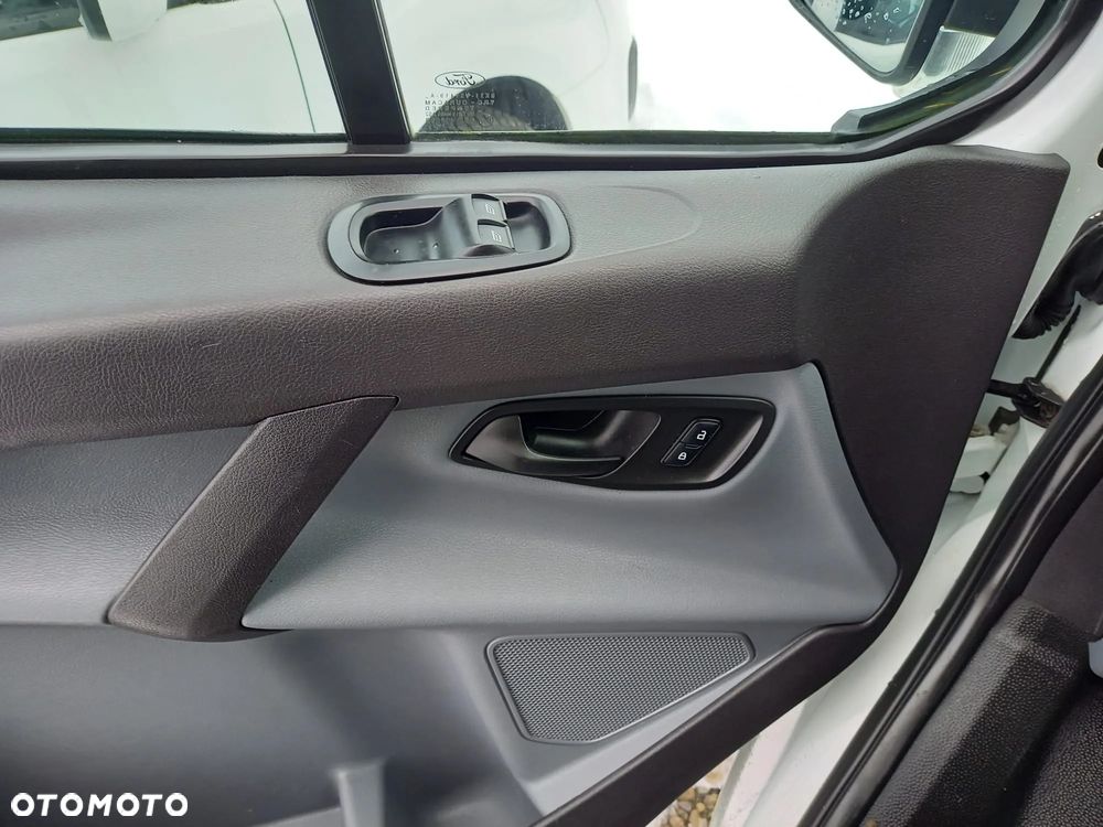 Ford Transit Custom - 13