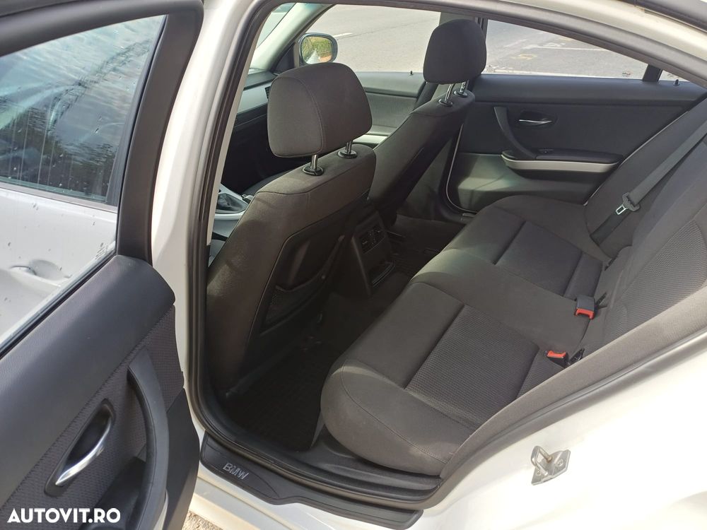 BMW Seria 3 316d - 10