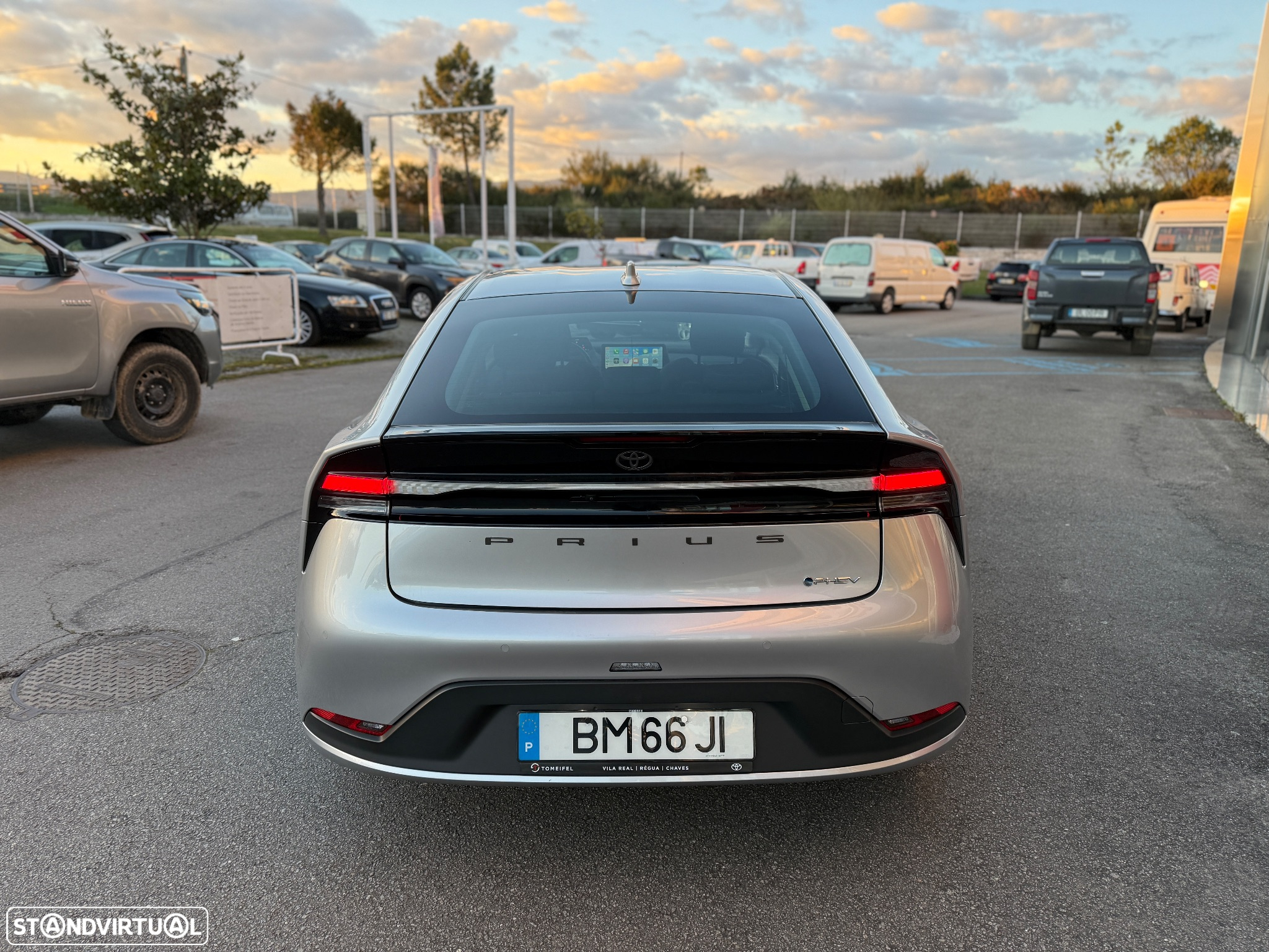 Toyota Prius 2.0 Plug-in Exclusive - 4