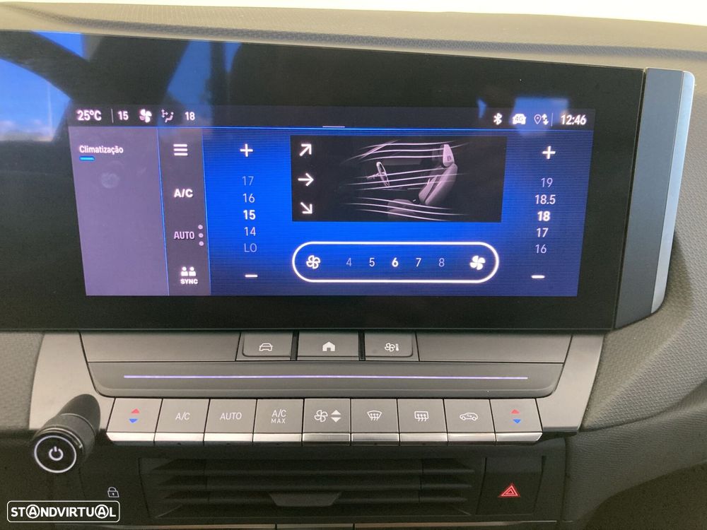 Opel Astra 1.2 T Elegance - 32