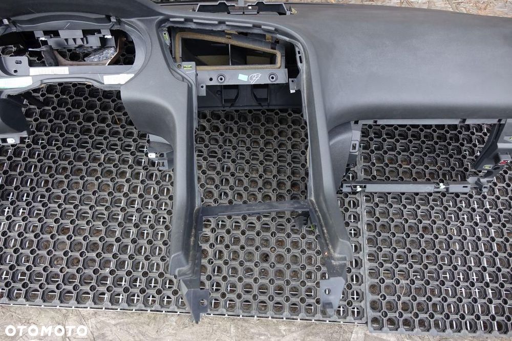 DESKA ROZDZIELCZA NAVI HEAD UP EUROPA OEM PEUGEOT 5008 I - 4