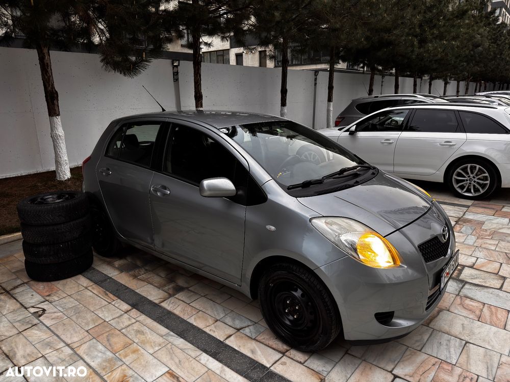 Toyota Yaris 2007 photo 2
