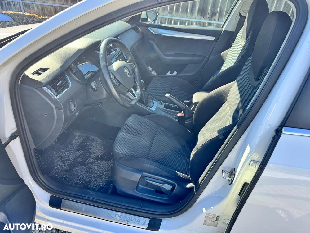 Skoda Octavia 2.0 TDI ELEGANCE - 13