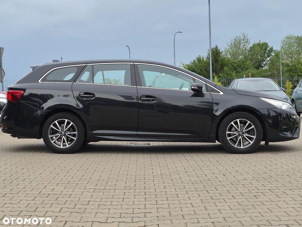 Toyota Avensis 1.8 Premium - 7