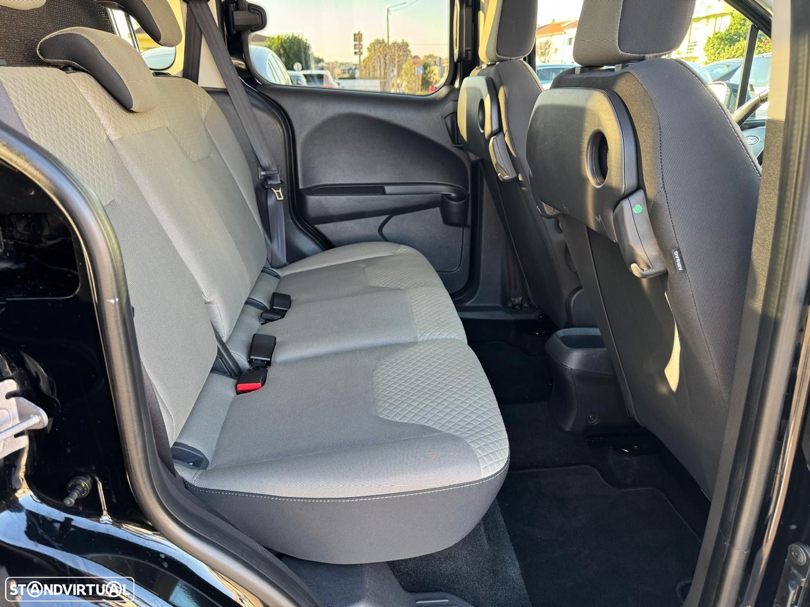 Ford Tourneo Courier 1.0 EcoBoost Titanium - 14