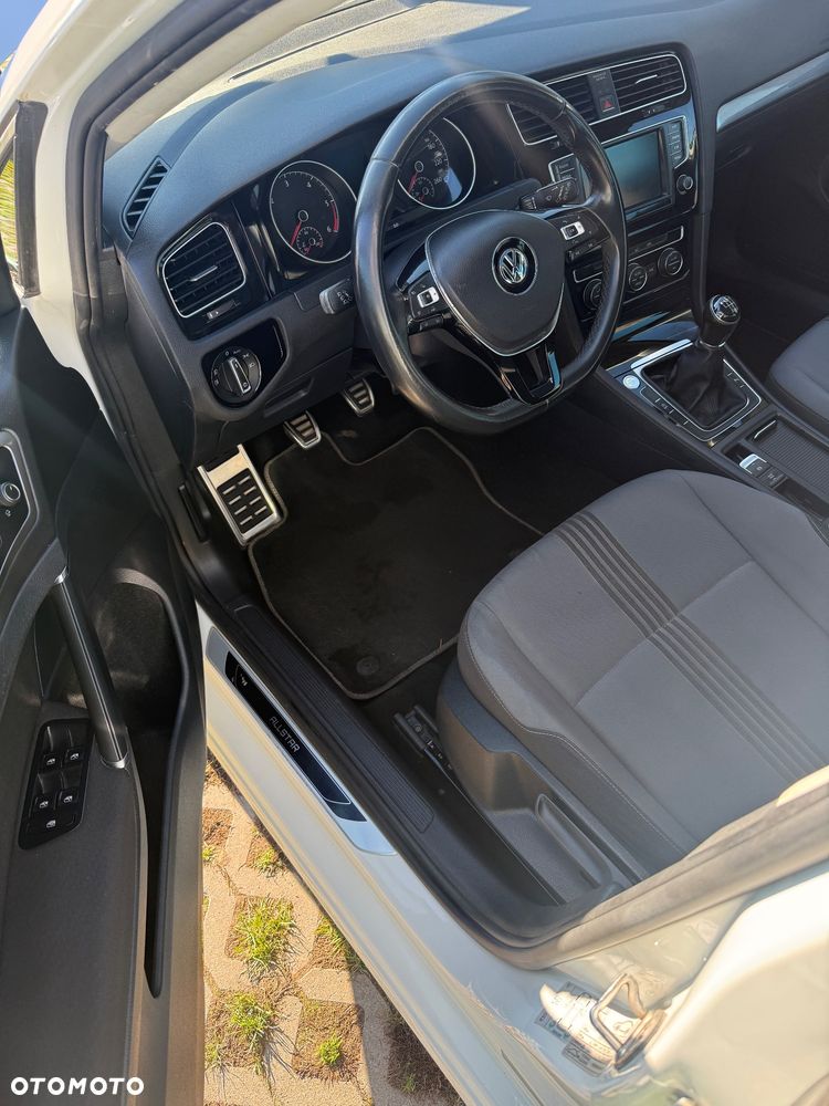 Volkswagen Golf - 16