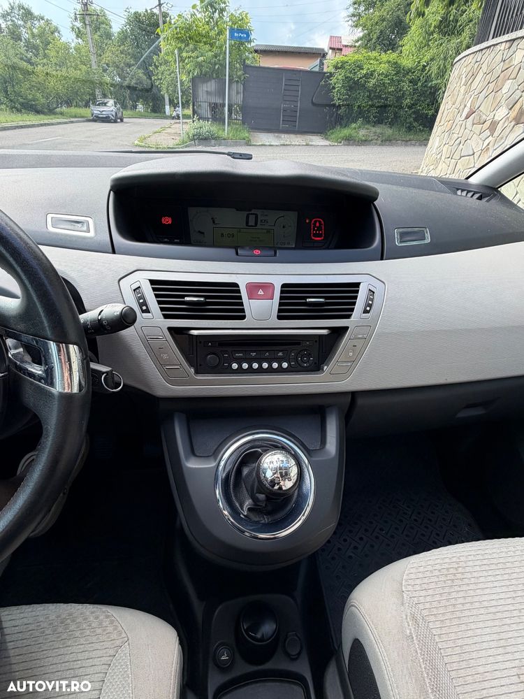 Citroën C4 Grand Picasso - 11