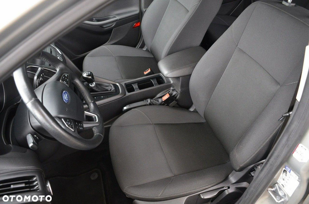 Ford Focus - 17