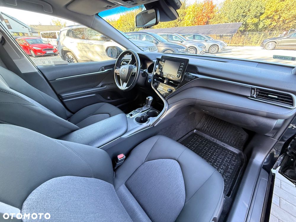 Toyota Camry 2.5 Hybrid Comfort CVT - 25