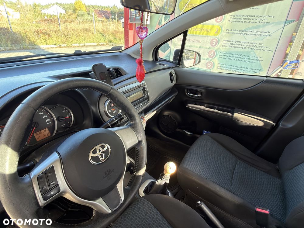 Toyota Yaris - 8