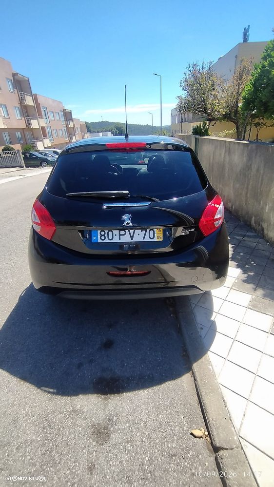 Peugeot 208 1.2 PureTech Allure - 3