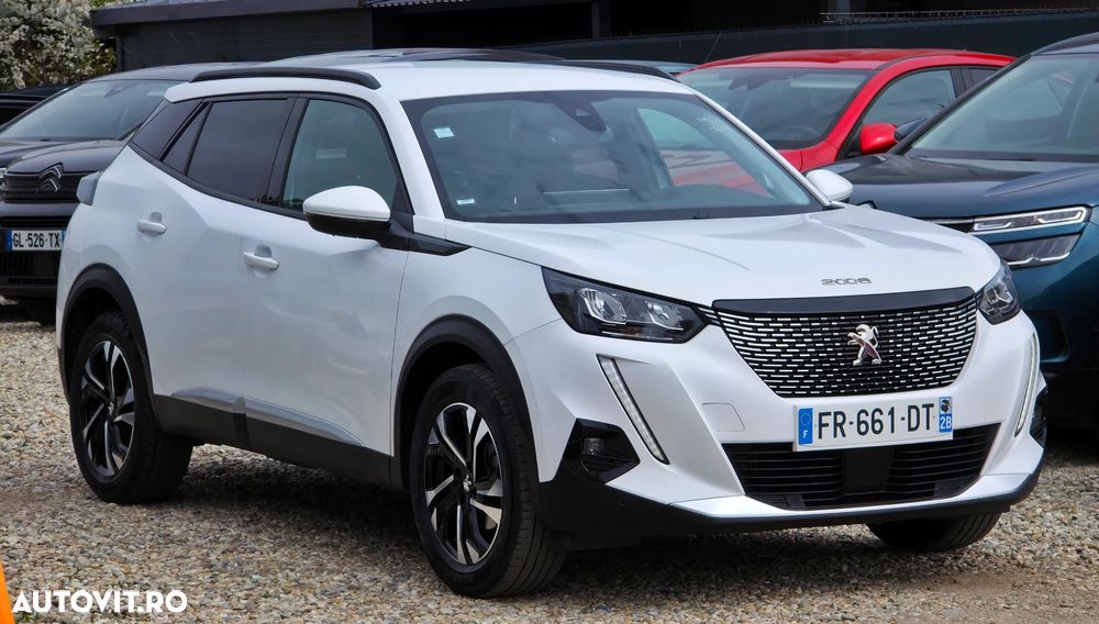 Peugeot 2008 1.2 L PureTech STT Allure - 4